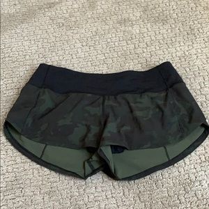Lululemon Speed Up Short Incognito Camo Size 4
